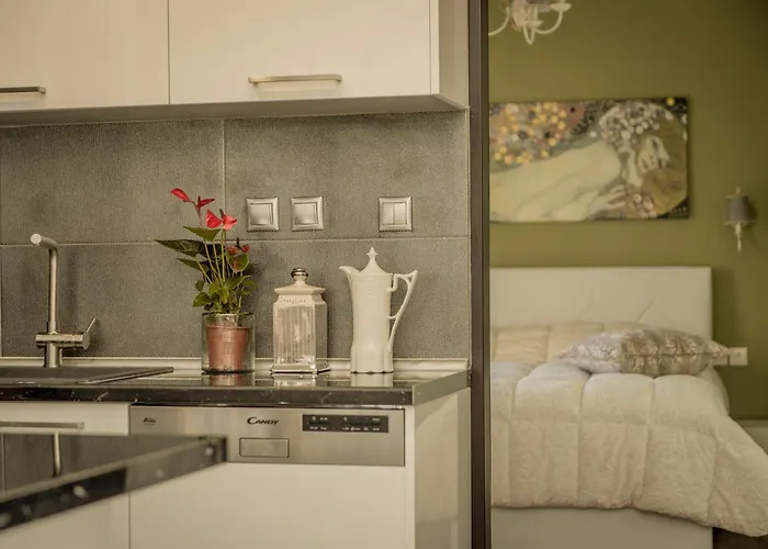 Eva's Luxurious Penthouse #mitropoleos6
